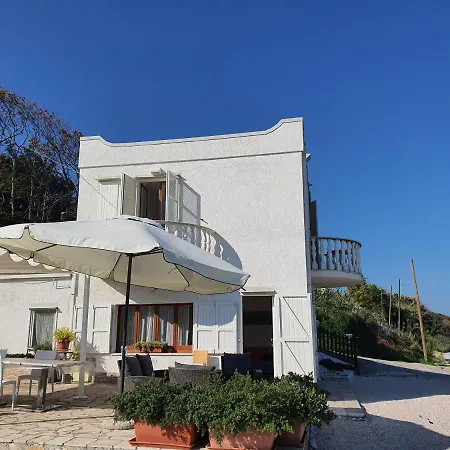 La Torretta Sulla Costa 2 아파트 *
